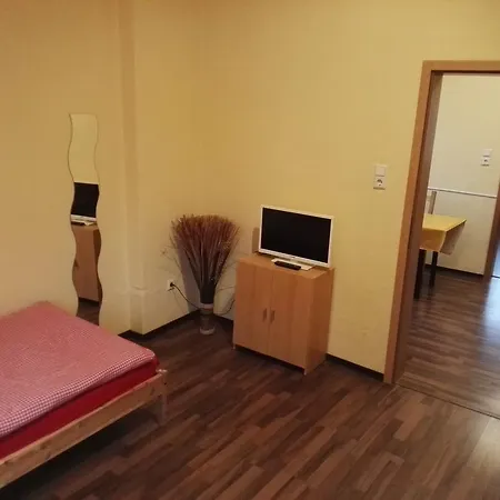 Zu Hause Bei Freunden *